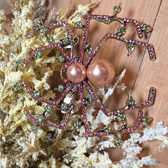 NWOT Oversized Statement Spider Brooch - Pearl & Pink Rhinestone - Picture 5 of 7